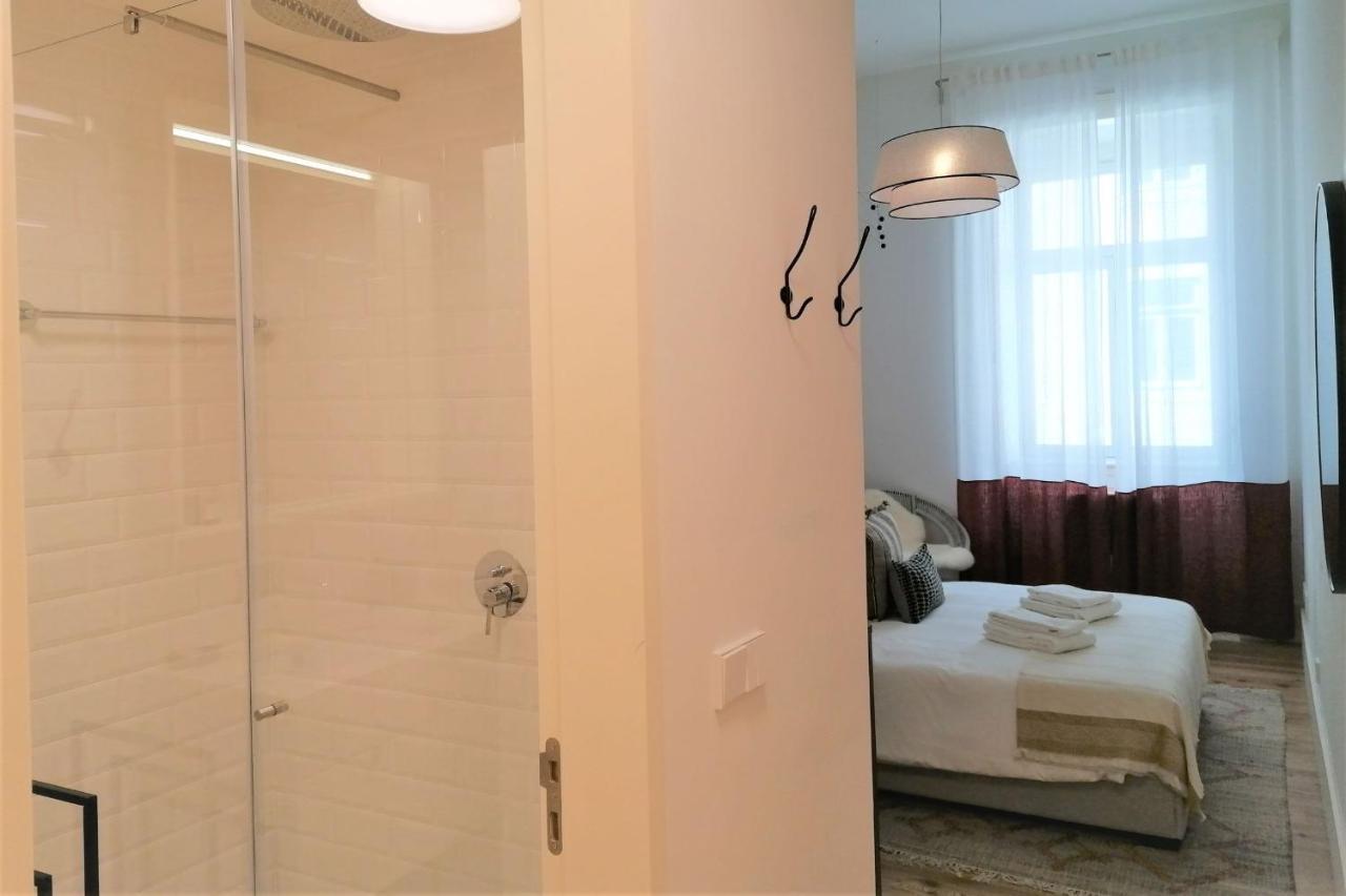 Brand New & Spacious 2Bdr Apartment By Lovelystay Лиссабон Экстерьер фото